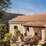Traditional Stone House Anofli 1843 Kefalonia Feriehus